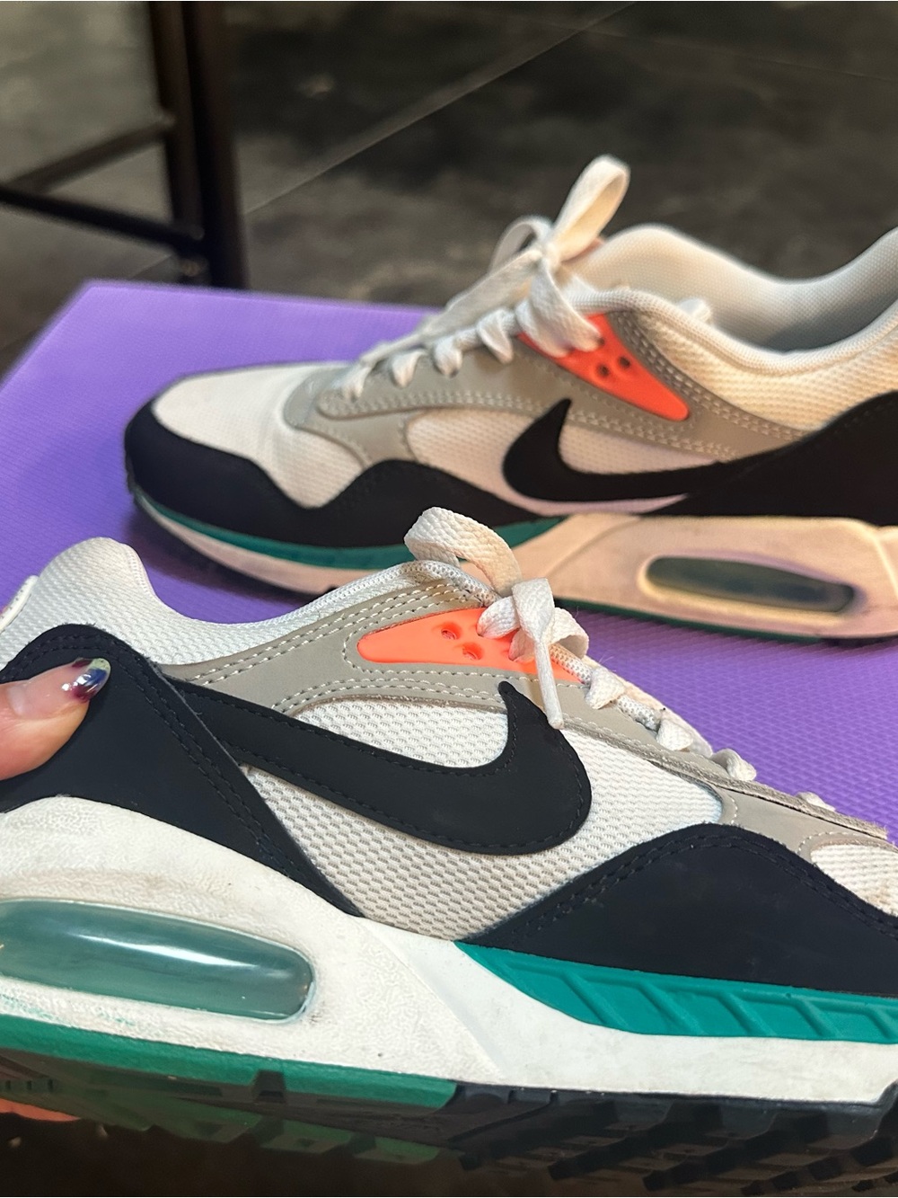 Nike air max correlate white, Black & Coral - Picture 4 of 5